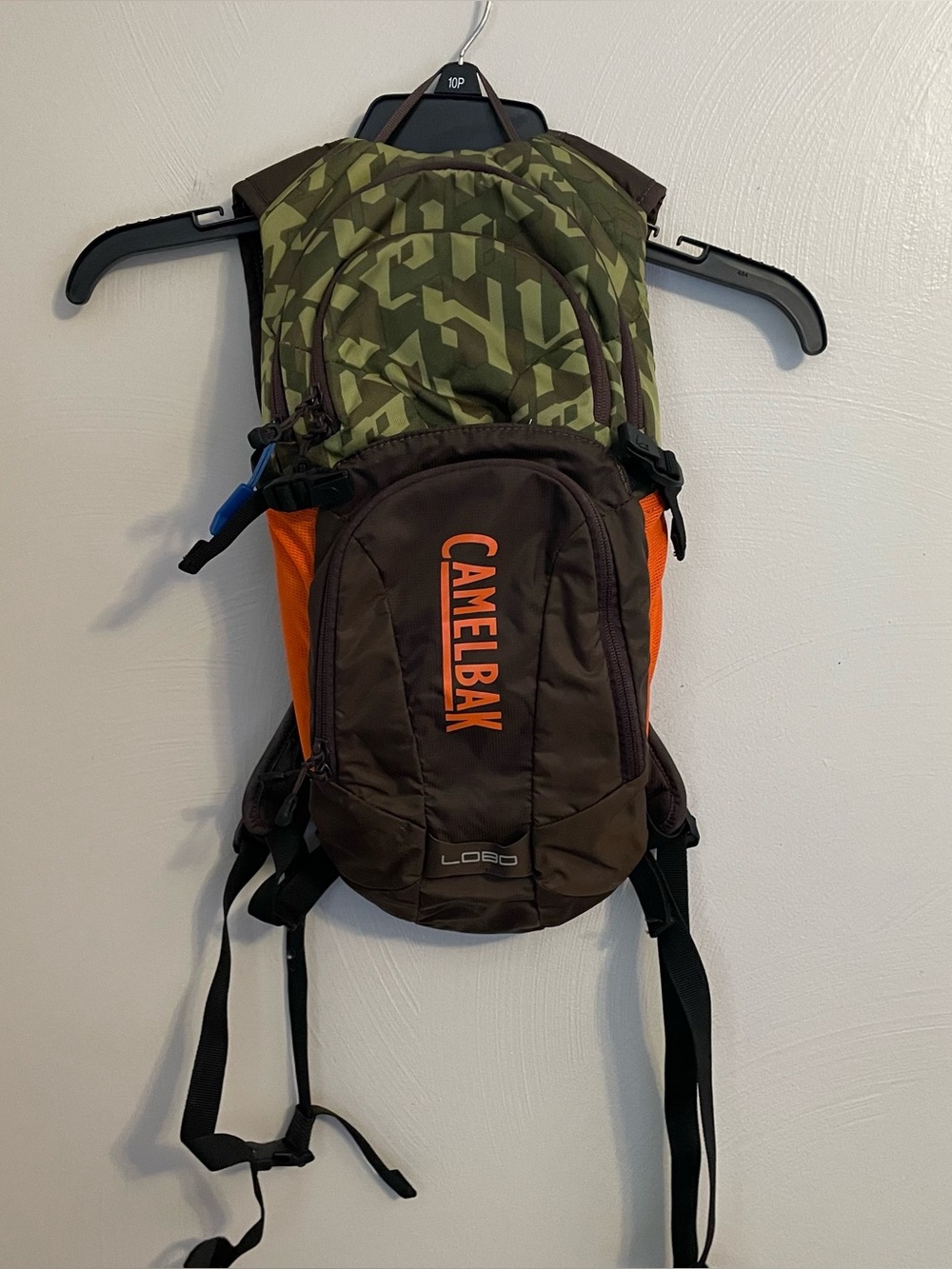 Camelbak Lobo Mid Size Pack Came and Orange Color Lots of pockets